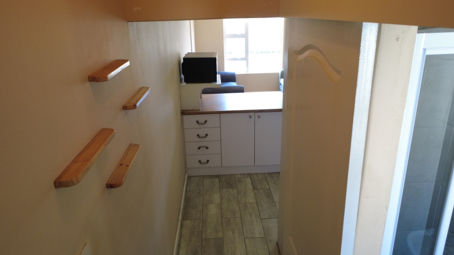 To Let 2 Bedroom Property for Rent in Zonnebloem Western Cape